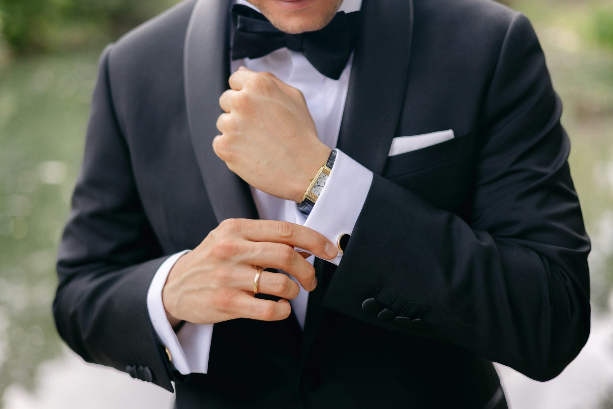 Why gold remains the go-to metal for men's classic wedding bands