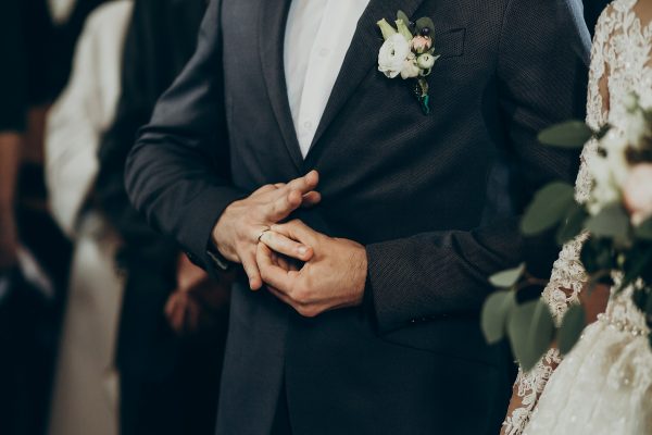 Why gold remains the go-to metal for men’s classic wedding bands