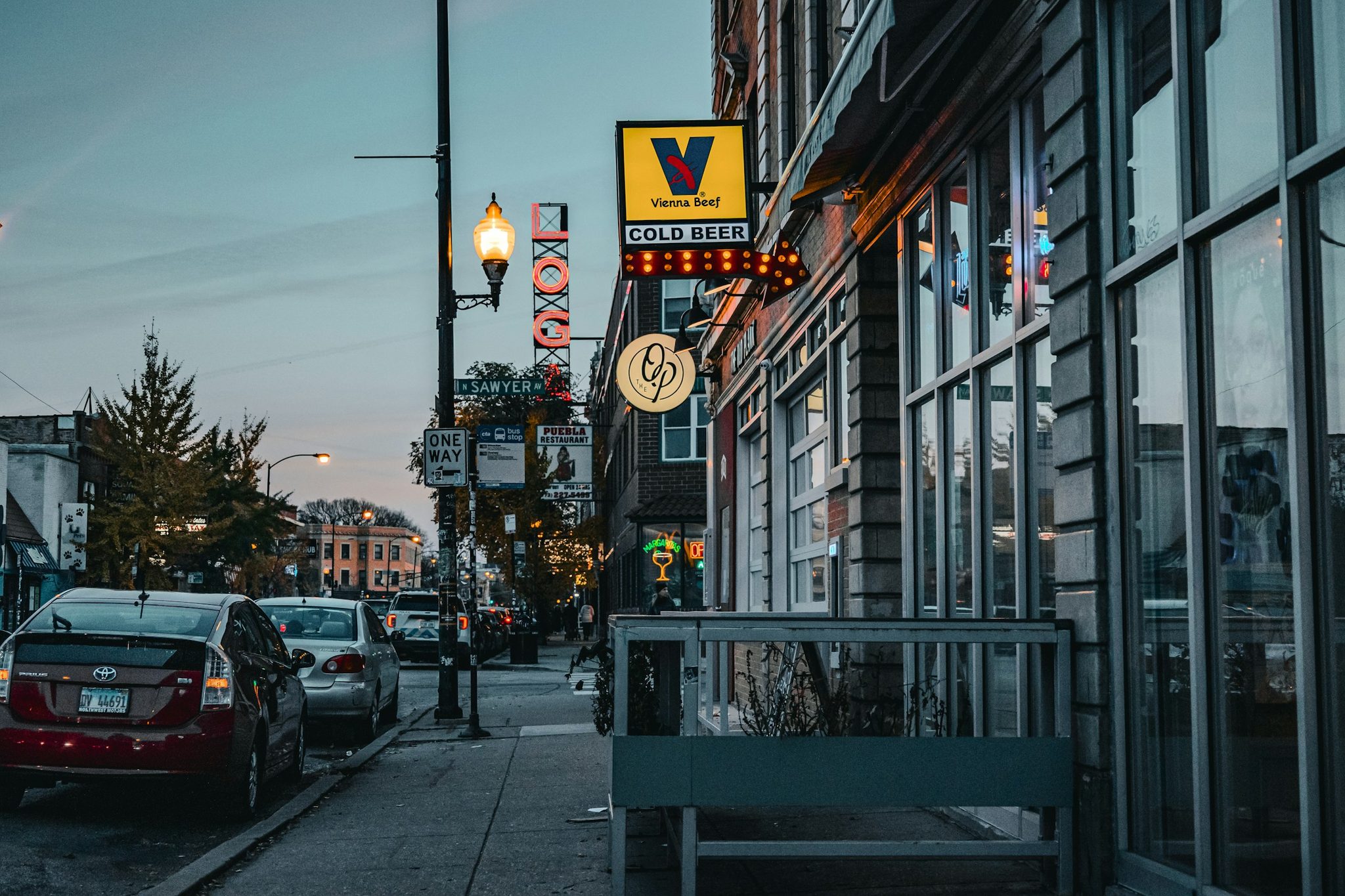 How to plan a chicago food weekend by neighborhood, mood, and budget