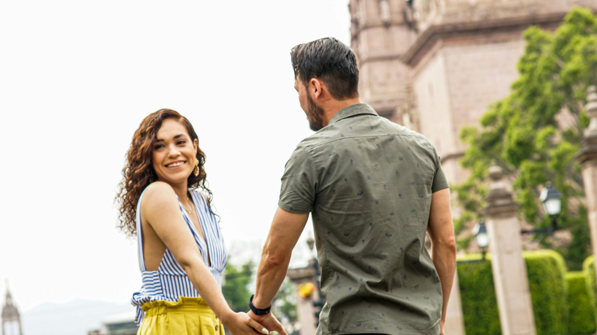 What to know before dating a local while visiting another country