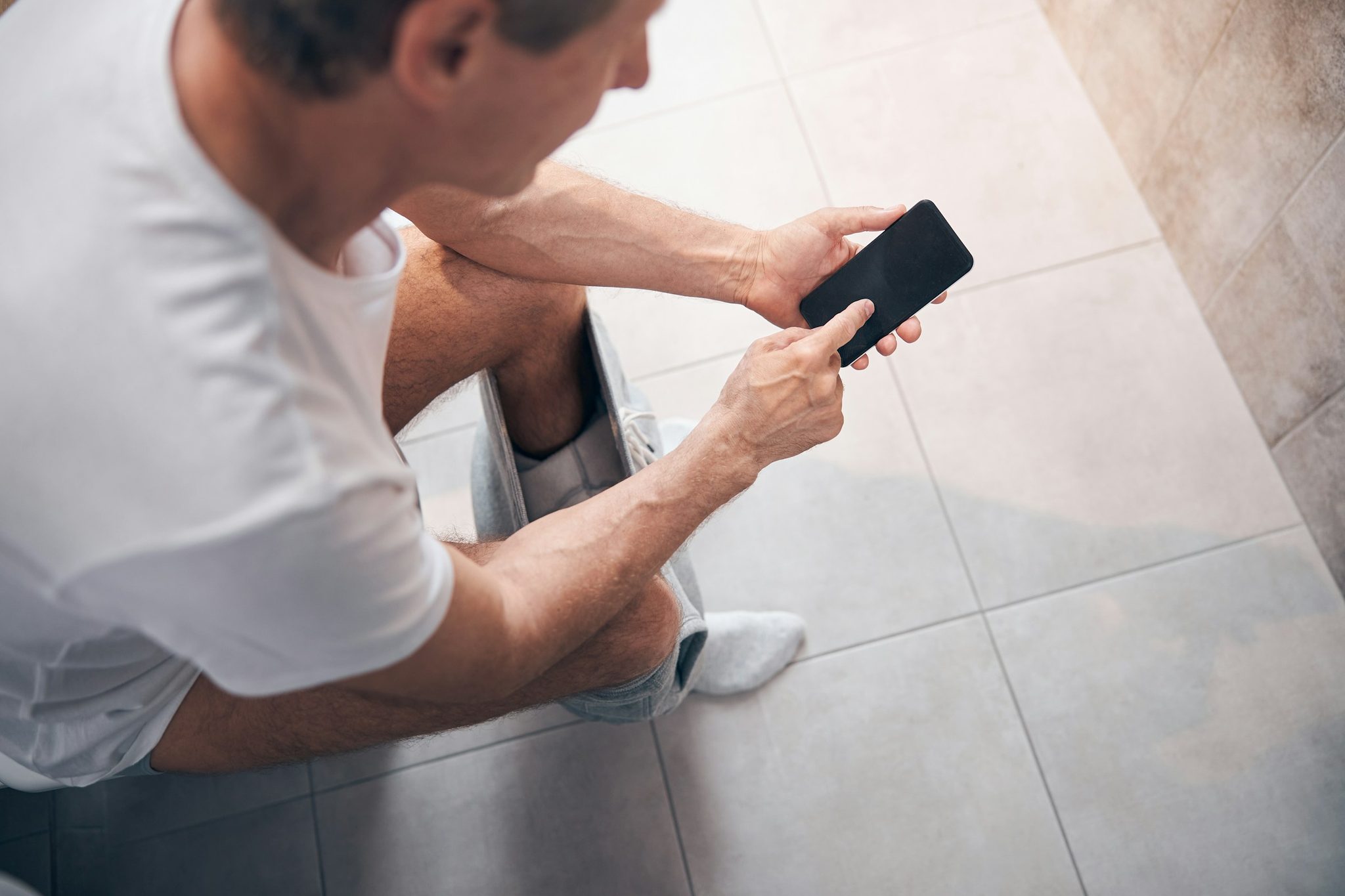 Creating a comfortable smart bathroom: a smart toilet buying guide
