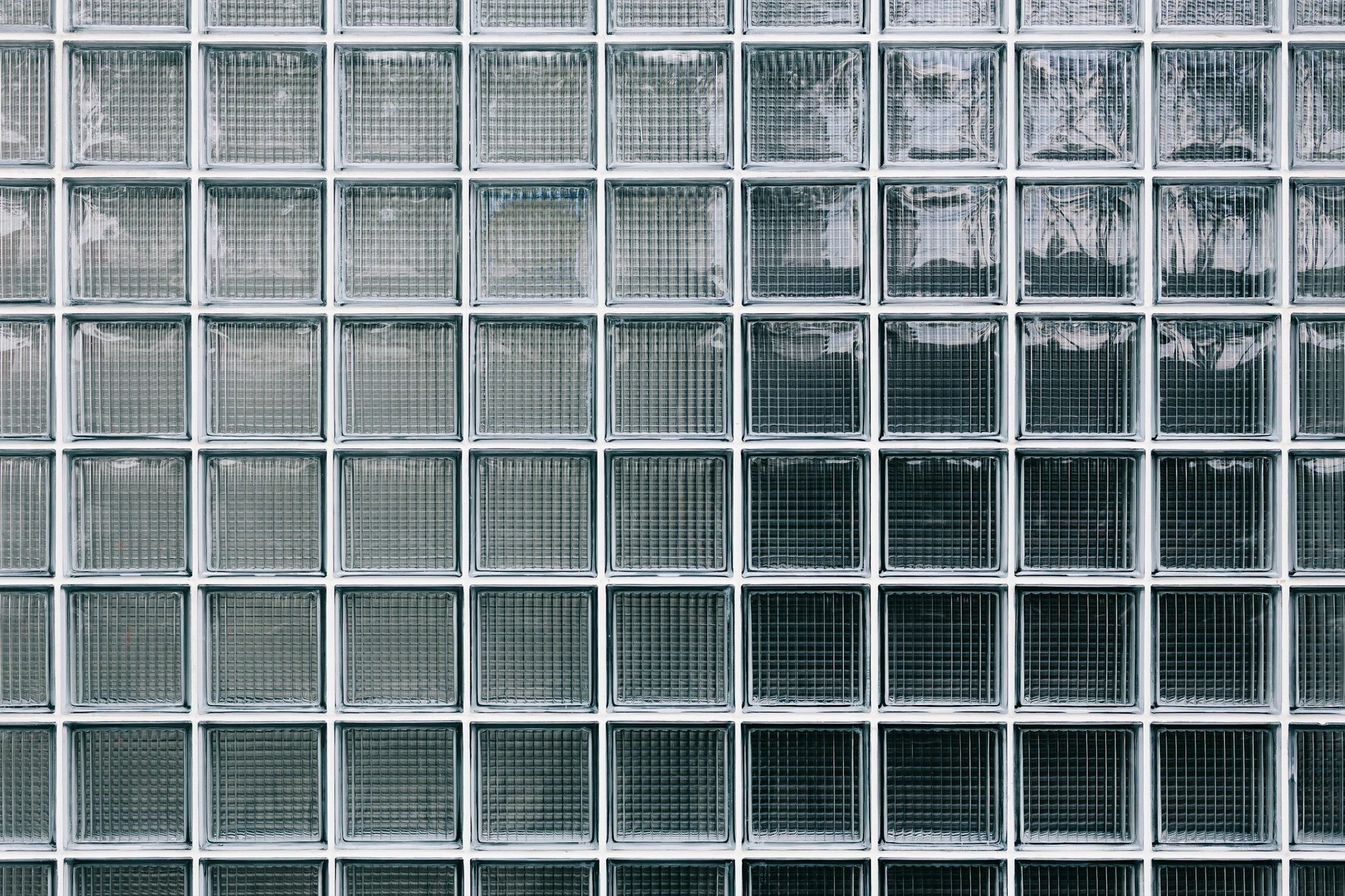 Glass tiles vs ceramic tiles: which option offers better durability?