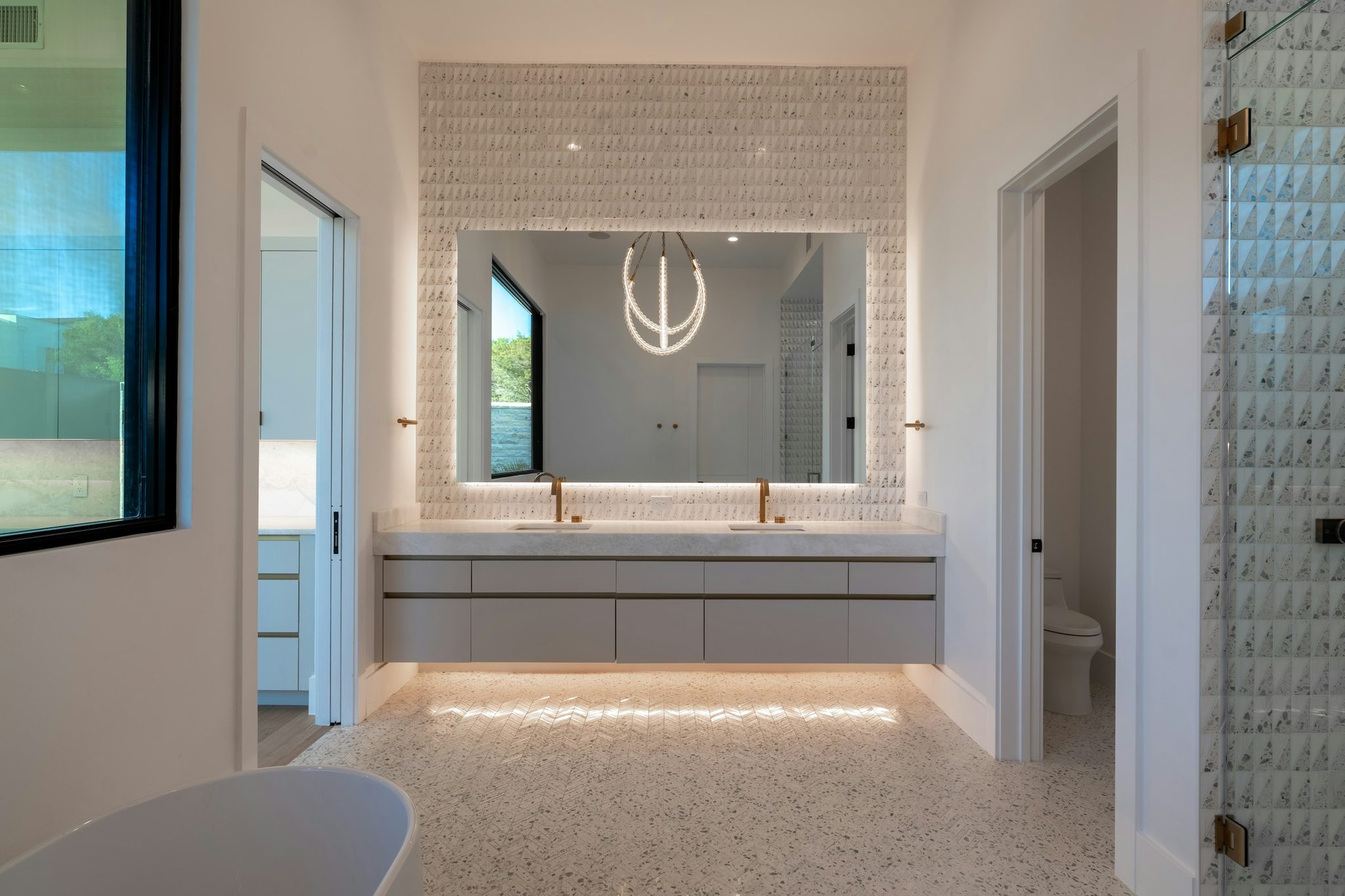 Glass tiles vs ceramic tiles: which option offers better durability?